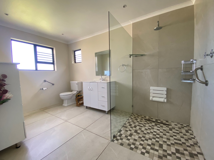 4 Bedroom Property for Sale in Cintsa East Eastern Cape